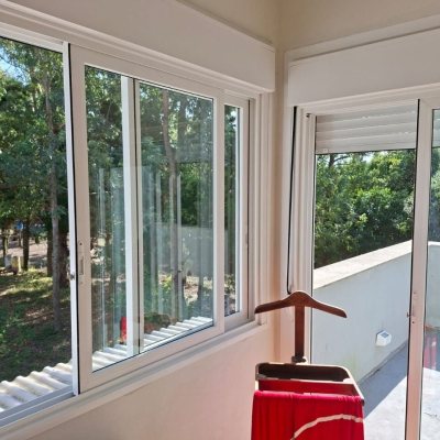 Casa Residencial com 190m², 2 quartos (sendo 2 suítes), 2 garagens, no bairro Ponta Das Canas em Floranópolis