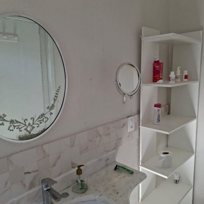Casa Residencial com 190m², 2 quartos (sendo 2 suítes), 2 garagens, no bairro Ponta Das Canas em Floranópolis