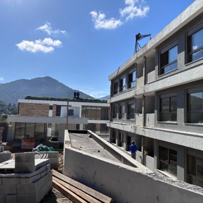 Apartamentos com 76m², 2 quartos (sendo 1 suíte), 1 garagem, no bairro Cacupé em Florianópolis