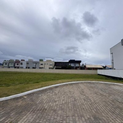 Terrenos Residenciais com 399m², no bairro Campeche em Florianópolis