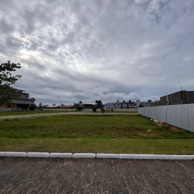 Terrenos Residenciais com 385m², no bairro Campeche em Florianópolis