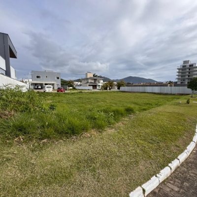 Terrenos Residenciais com 385m², no bairro Campeche em Florianópolis