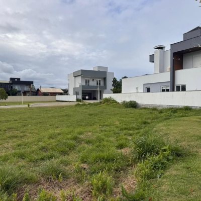 Terrenos Residenciais com 390m², no bairro Campeche em Florianópolis