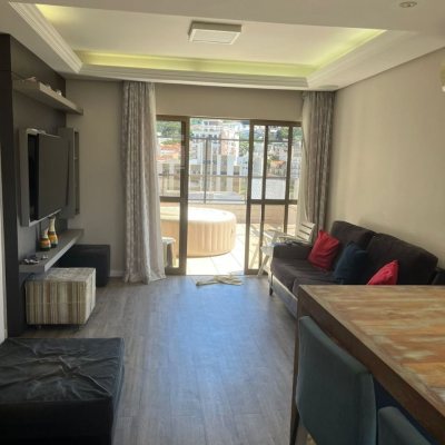 Cobertura com 327m², 5 quartos (sendo 2 suítes), 3 garagens, no bairro Trindade em Florianópolis