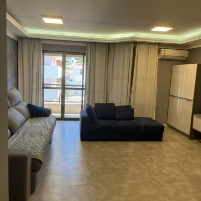 Cobertura com 327m², 5 quartos (sendo 2 suítes), 3 garagens, no bairro Trindade em Florianópolis