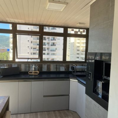 Cobertura com 327m², 5 quartos (sendo 2 suítes), 3 garagens, no bairro Trindade em Florianópolis