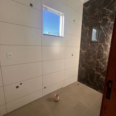 Sobrado Residencial com 108m², 3 quartos (sendo 1 suíte), 2 garagens, no bairro São João Do Rio Vermelho em Florianópolis