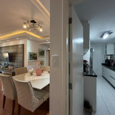 Apartamentos com 106m², 3 quartos (sendo 1 suíte), 1 garagem, no bairro Centro em Florianópolis