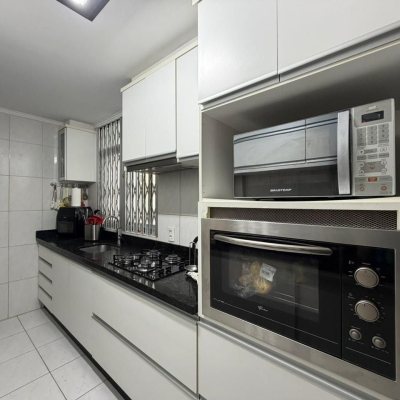 Apartamentos com 106m², 3 quartos (sendo 1 suíte), 1 garagem, no bairro Centro em Florianópolis