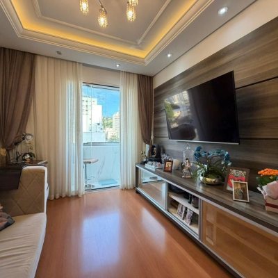 Apartamentos com 106m², 3 quartos (sendo 1 suíte), 1 garagem, no bairro Centro em Florianópolis