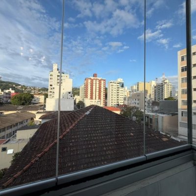 Apartamentos com 106m², 3 quartos (sendo 1 suíte), 1 garagem, no bairro Centro em Florianópolis