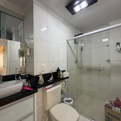 Apartamentos com 106m², 3 quartos (sendo 1 suíte), 1 garagem, no bairro Centro em Florianópolis