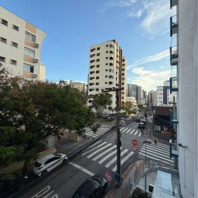 Apartamentos com 106m², 3 quartos (sendo 1 suíte), 1 garagem, no bairro Centro em Florianópolis