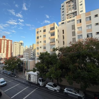 Apartamentos com 106m², 3 quartos (sendo 1 suíte), 1 garagem, no bairro Centro em Florianópolis