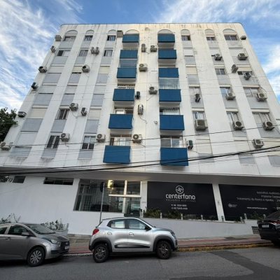 Apartamentos com 106m², 3 quartos (sendo 1 suíte), 1 garagem, no bairro Centro em Florianópolis