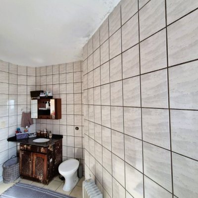 Casa Residencial com 230m², 4 quartos (sendo 2 suítes), 2 garagens, no bairro Agronômica em Florianópolis