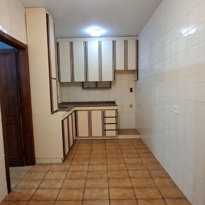 Apartamentos com 71m², 2 quartos, 1 garagem, no bairro Centro em Florianópolis