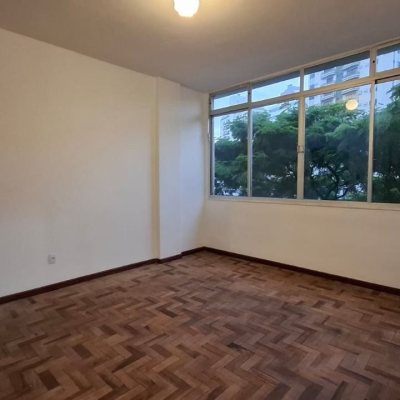 Apartamentos com 71m², 2 quartos, 1 garagem, no bairro Centro em Florianópolis