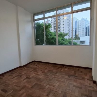 Apartamentos com 71m², 2 quartos, 1 garagem, no bairro Centro em Florianópolis