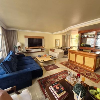 Apartamentos com 224m², 4 quartos (sendo 2 suítes), 2 garagens, no bairro Centro em Florianópolis