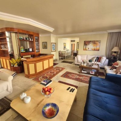 Apartamentos com 224m², 4 quartos (sendo 2 suítes), 2 garagens, no bairro Centro em Florianópolis