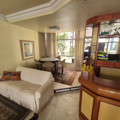 Apartamentos com 224m², 4 quartos (sendo 2 suítes), 2 garagens, no bairro Centro em Florianópolis