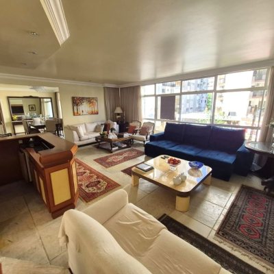 Apartamentos com 224m², 4 quartos (sendo 2 suítes), 2 garagens, no bairro Centro em Florianópolis