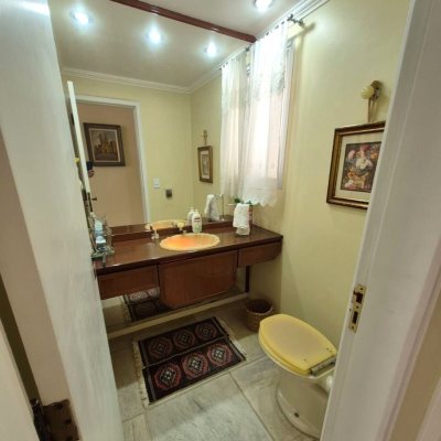 Apartamentos com 224m², 4 quartos (sendo 2 suítes), 2 garagens, no bairro Centro em Florianópolis