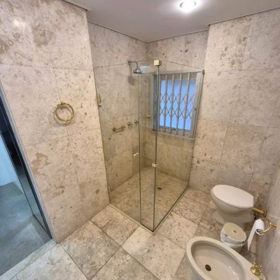 Apartamentos com 224m², 4 quartos (sendo 2 suítes), 2 garagens, no bairro Centro em Florianópolis