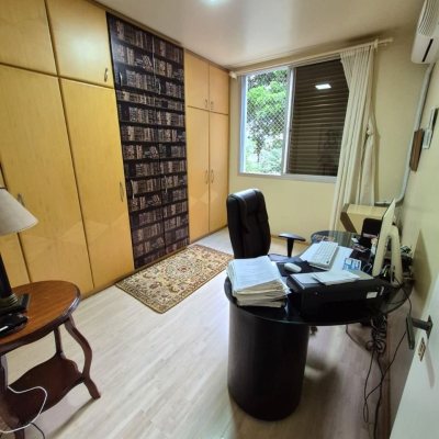 Apartamentos com 224m², 4 quartos (sendo 2 suítes), 2 garagens, no bairro Centro em Florianópolis