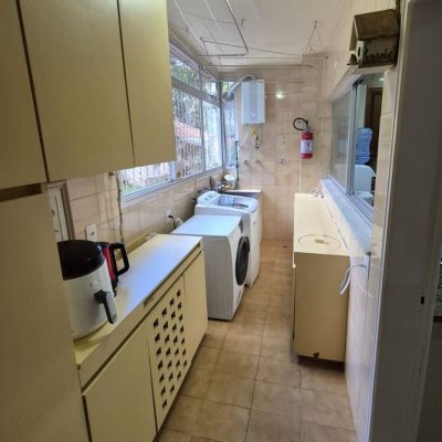 Apartamentos com 224m², 4 quartos (sendo 2 suítes), 2 garagens, no bairro Centro em Florianópolis