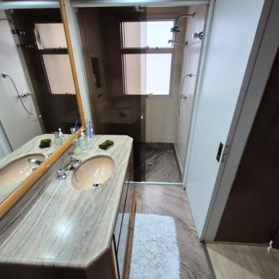 Apartamentos com 224m², 4 quartos (sendo 2 suítes), 2 garagens, no bairro Centro em Florianópolis