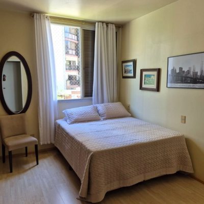 Apartamentos com 224m², 4 quartos (sendo 2 suítes), 2 garagens, no bairro Centro em Florianópolis