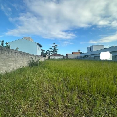 Terrenos Residenciais com 464m², no bairro São João Do Rio Vermelho em Florianópolis