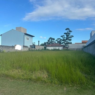 Terrenos Residenciais com 464m², no bairro São João Do Rio Vermelho em Florianópolis