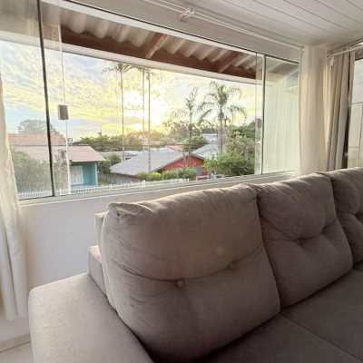 Sobrado Residencial com 76m², 4 quartos, 1 garagem, no bairro Ingleses do Rio Vermelho em Florianópolis