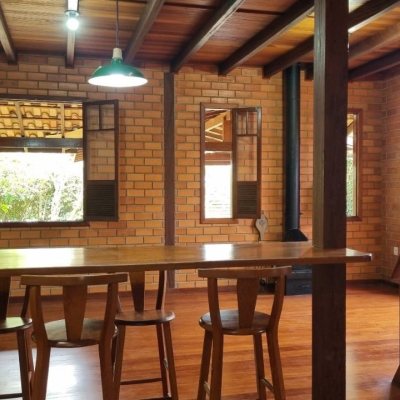 Casa Residencial com 154m², 3 quartos, 2 garagens, no bairro Rio Tavares em Florianópolis