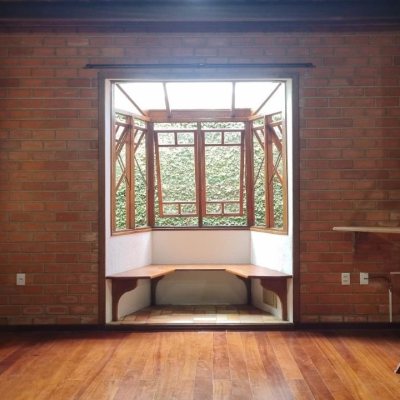 Casa Residencial com 154m², 3 quartos, 2 garagens, no bairro Rio Tavares em Florianópolis