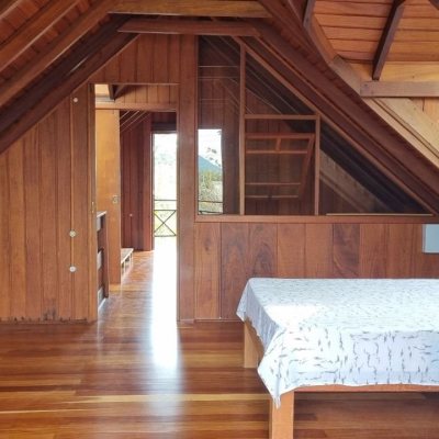 Casa Residencial com 154m², 3 quartos, 2 garagens, no bairro Rio Tavares em Florianópolis