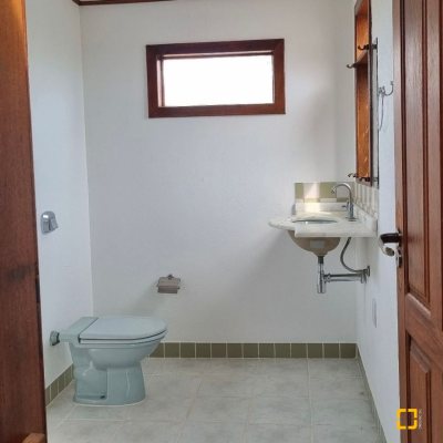 Casa Residencial com 154m², 3 quartos, 2 garagens, no bairro Rio Tavares em Florianópolis