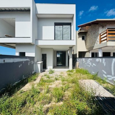 Casa Residencial com 157m², 3 quartos (sendo 3 suítes), 2 garagens, no bairro Campeche em Florianópolis