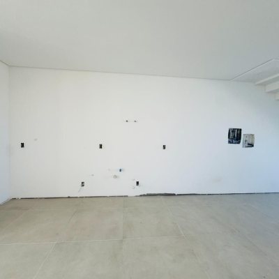 Casa Residencial com 157m², 3 quartos (sendo 3 suítes), 2 garagens, no bairro Campeche em Florianópolis