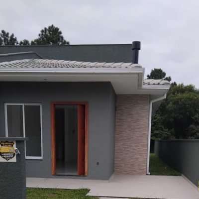 Casa Residencial com 93m², 3 quartos (sendo 1 suíte), 1 garagem, no bairro São João Do Rio Vermelho em Florianópolis