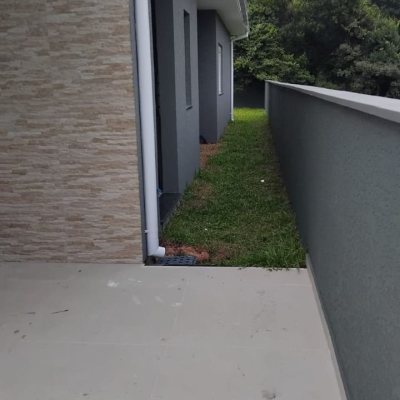 Casa Residencial com 93m², 3 quartos (sendo 1 suíte), 1 garagem, no bairro São João Do Rio Vermelho em Florianópolis