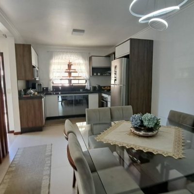 Casa Residencial com 158m², 3 quartos (sendo 1 suíte), 3 garagens, no bairro Nossa Senhora Do Rosário em São José