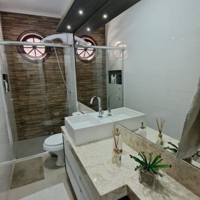 Casa Residencial com 158m², 3 quartos (sendo 1 suíte), 3 garagens, no bairro Nossa Senhora Do Rosário em São José