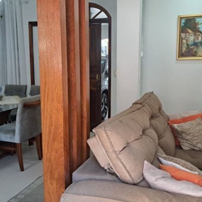 Casa Residencial com 158m², 3 quartos (sendo 1 suíte), 3 garagens, no bairro Nossa Senhora Do Rosário em São José