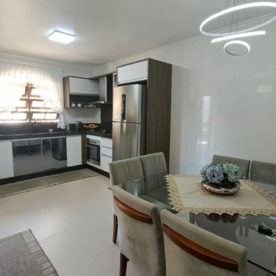 Casa Residencial com 158m², 3 quartos (sendo 1 suíte), 3 garagens, no bairro Nossa Senhora Do Rosário em São José
