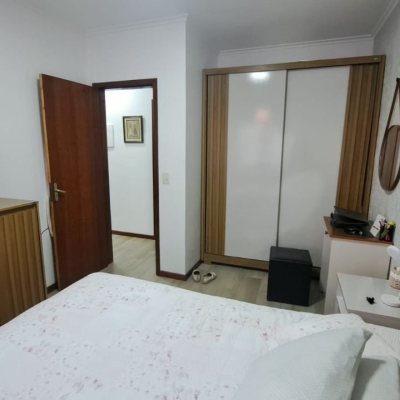 Casa Residencial com 158m², 3 quartos (sendo 1 suíte), 3 garagens, no bairro Nossa Senhora Do Rosário em São José
