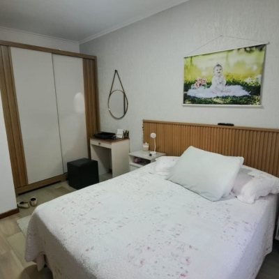 Casa Residencial com 158m², 3 quartos (sendo 1 suíte), 3 garagens, no bairro Nossa Senhora Do Rosário em São José